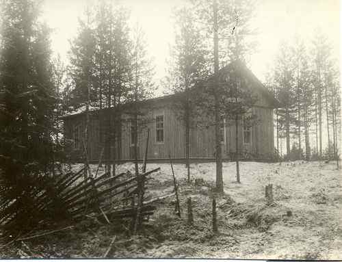 Miettilän ja Kansamon kirjastoseuran talo. Carelica.